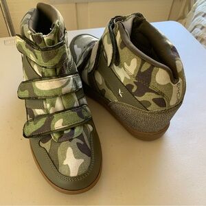 New Skch+3 By Skechers camouflage fabric ankle women's boots US size 8,5M